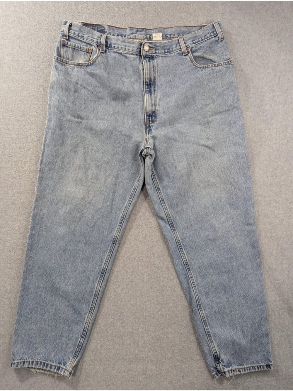 Vintage Levis 560 Jeans Mens 42x30 Blue Relaxed Tapered Light Wash Distressed